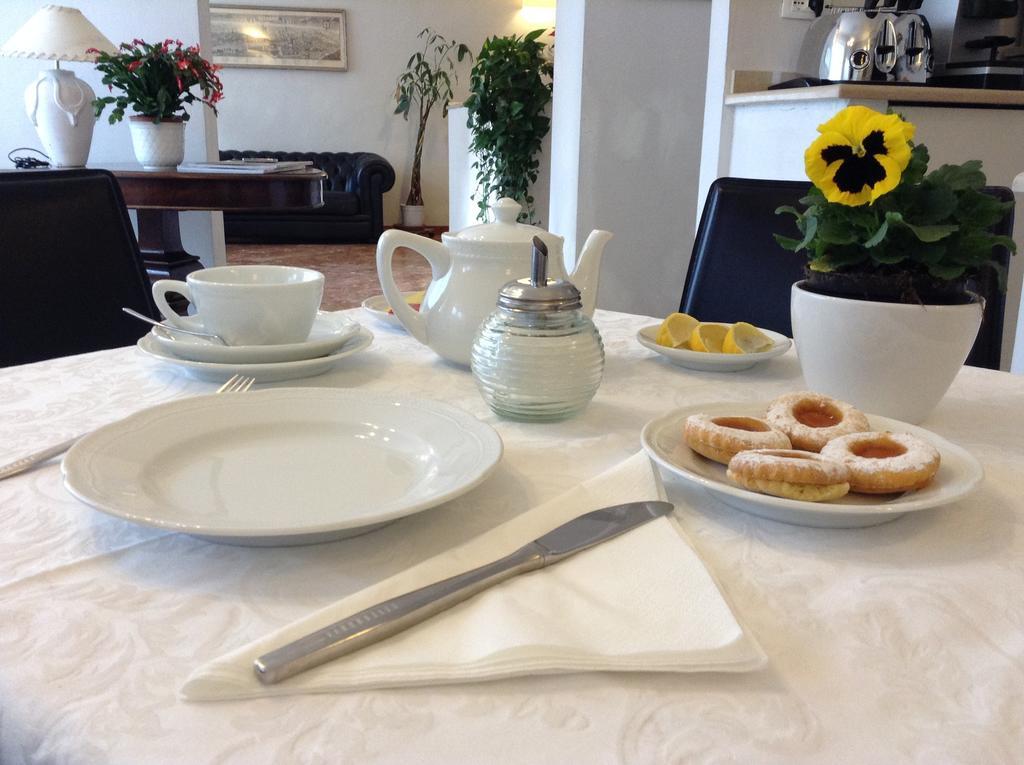 Albergo Giugni Prato  Buitenkant foto