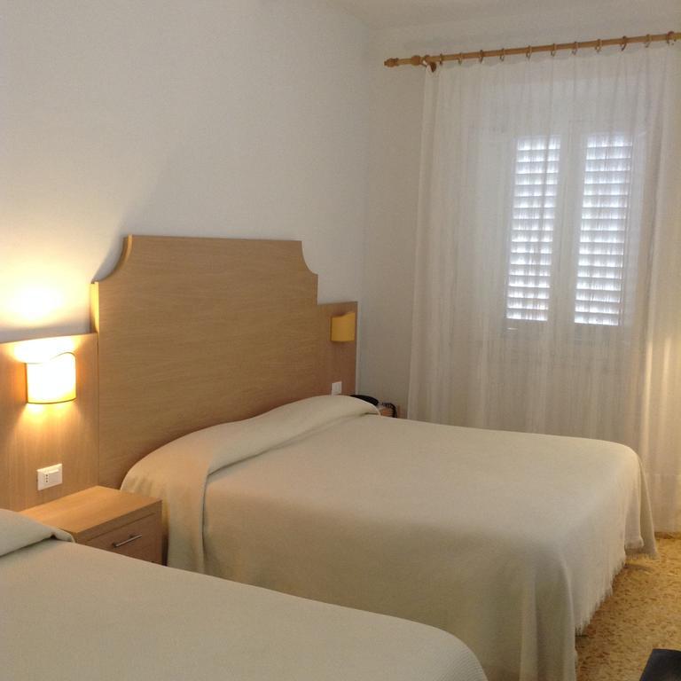 Albergo Giugni Prato  Buitenkant foto