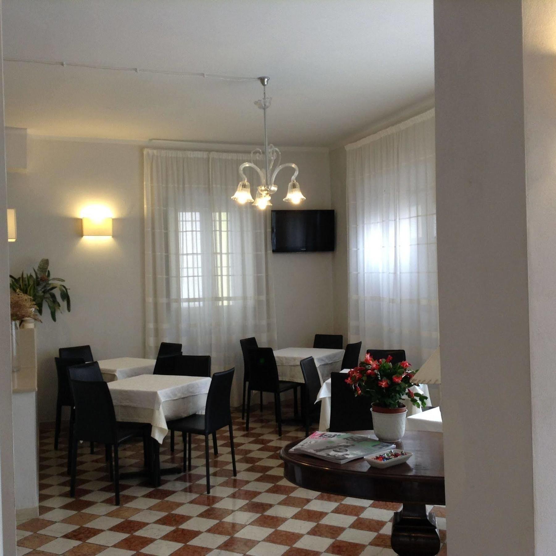 Albergo Giugni Prato  Buitenkant foto